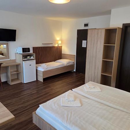 Adam Apartmanhaz Siofok Bagian luar foto