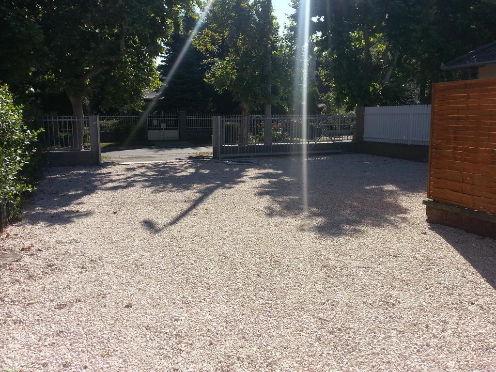 Adam Apartmanhaz Siofok Bagian luar foto