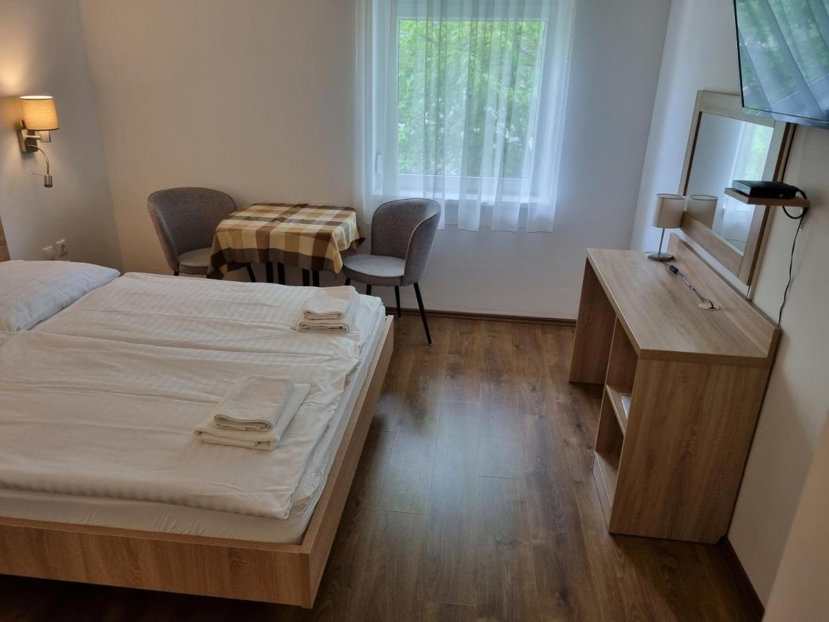 Adam Apartmanhaz Siofok Ruang foto