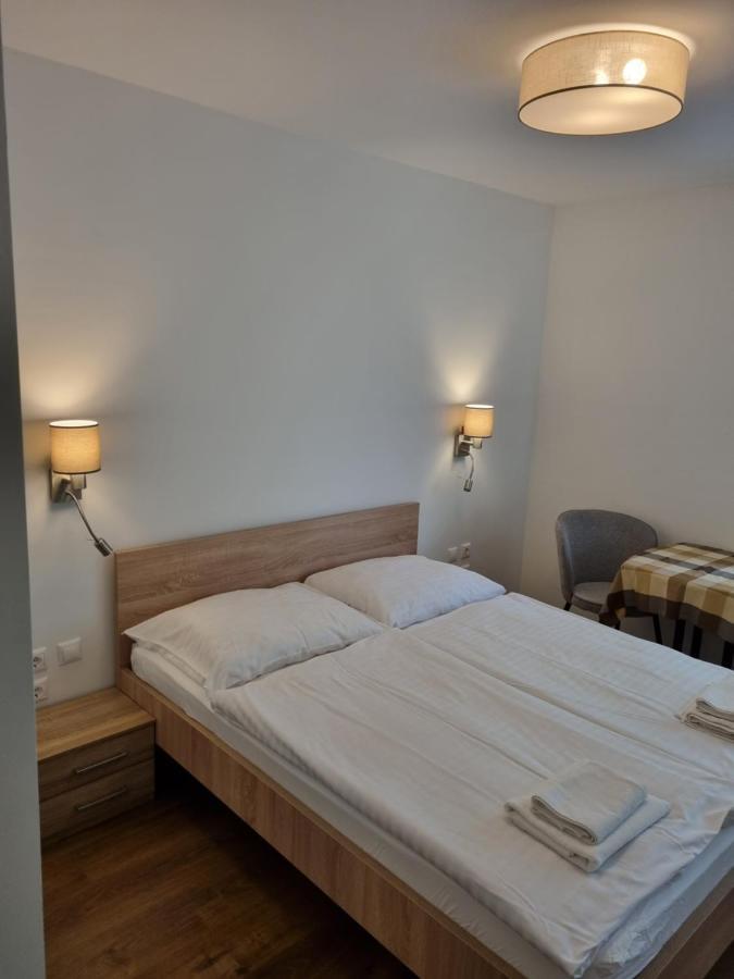 Adam Apartmanhaz Siofok Ruang foto