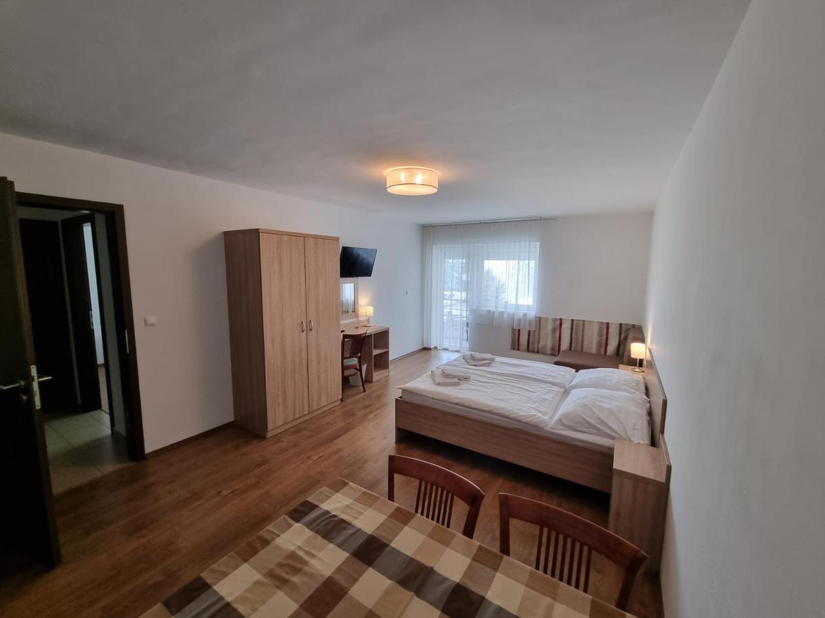 Adam Apartmanhaz Siofok Bagian luar foto