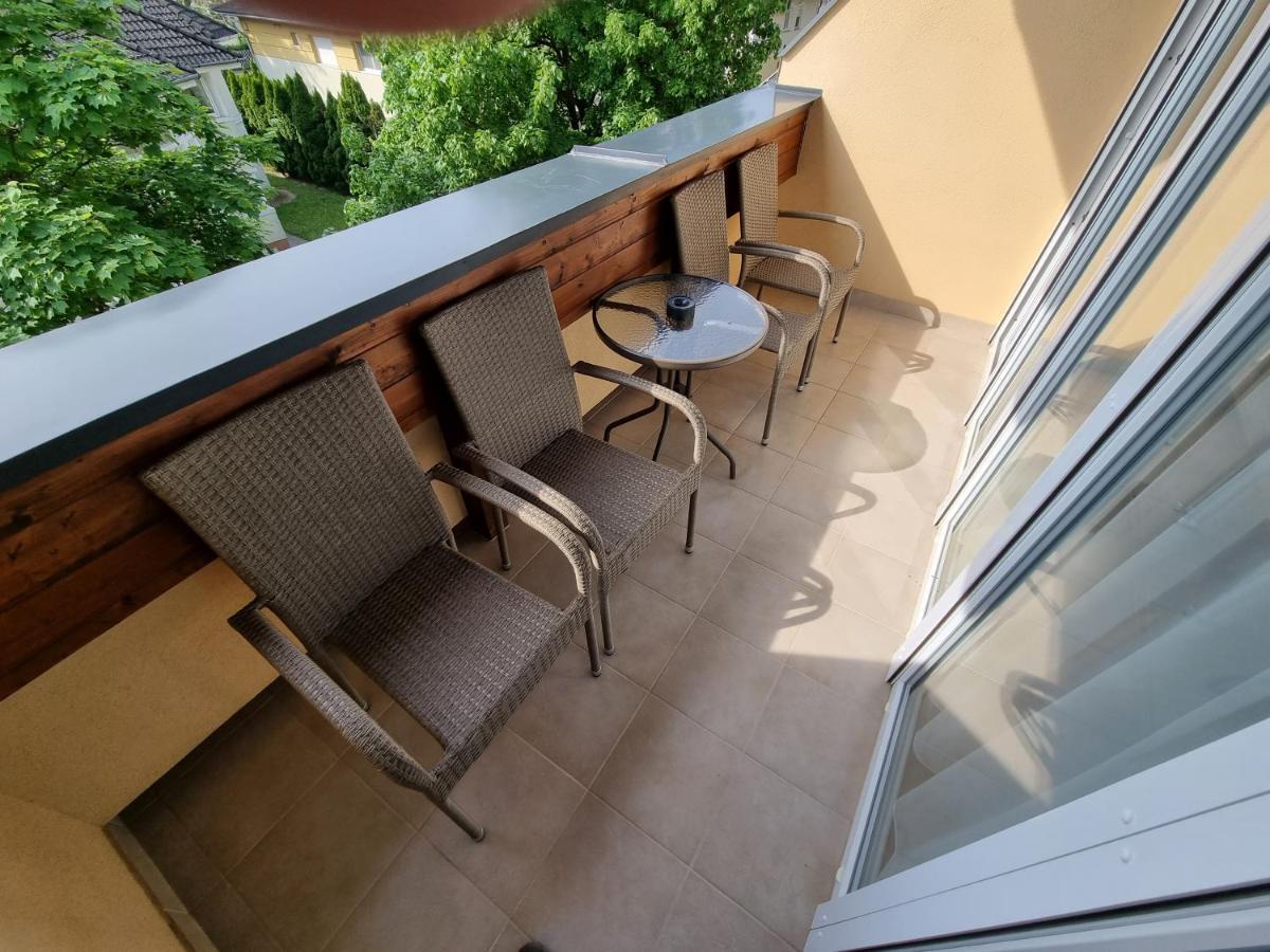 Adam Apartmanhaz Siofok Ruang foto