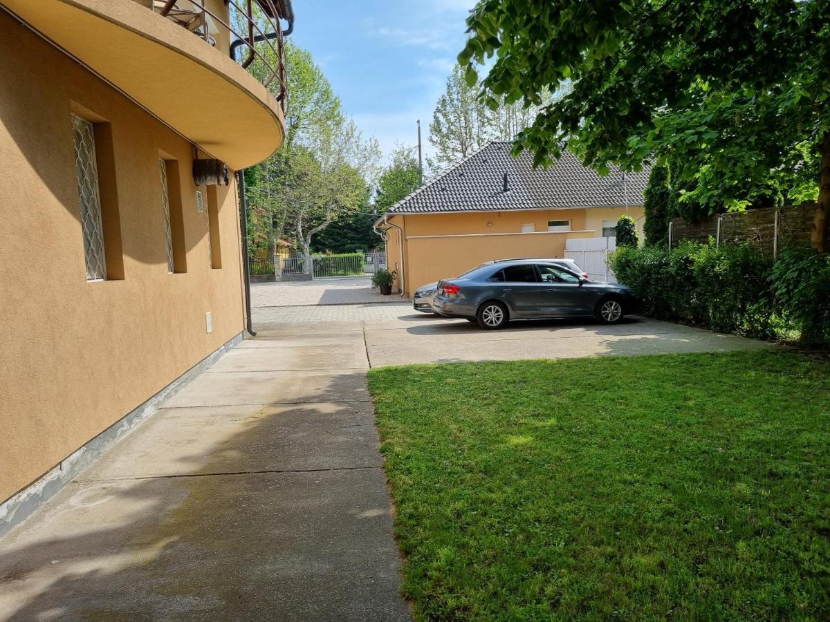 Adam Apartmanhaz Siofok Bagian luar foto