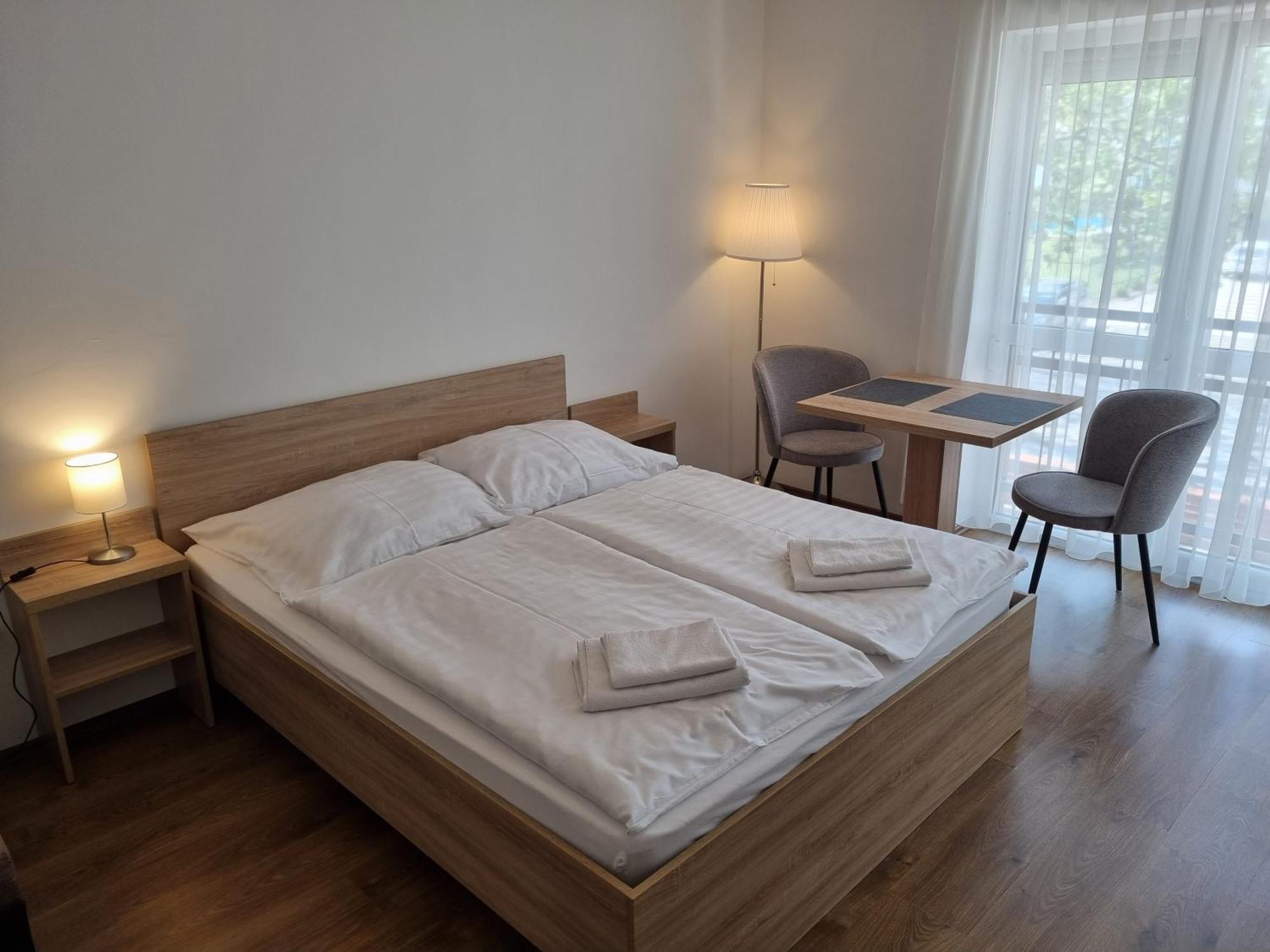 Adam Apartmanhaz Siofok Ruang foto