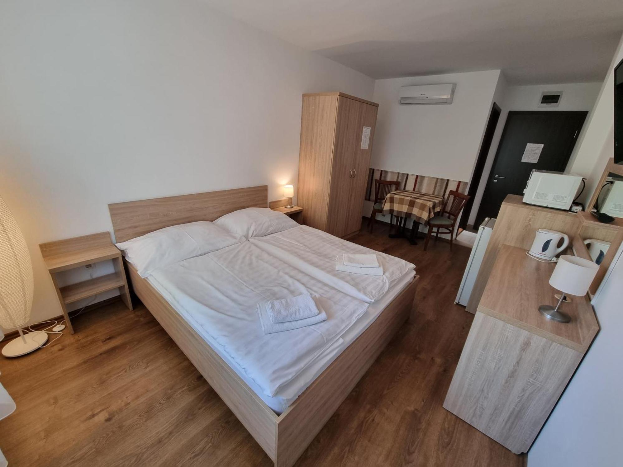 Adam Apartmanhaz Siofok Ruang foto