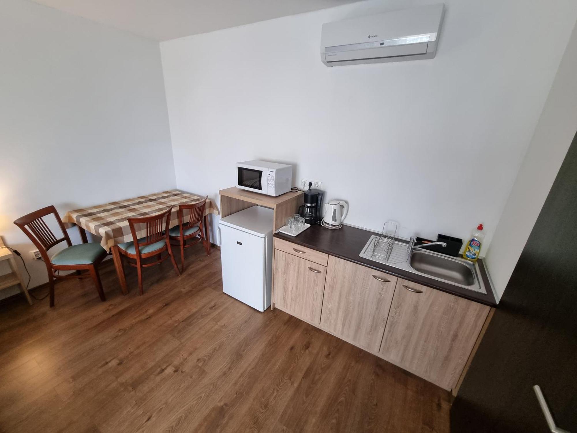 Adam Apartmanhaz Siofok Ruang foto