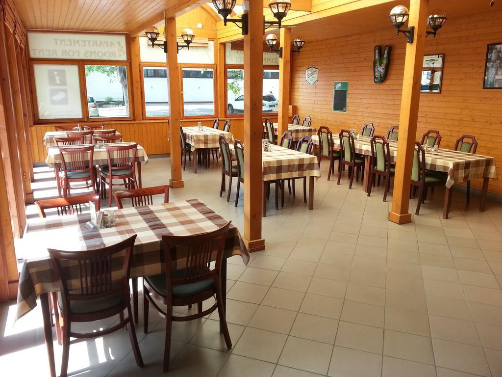 Adam Apartmanhaz Siofok Bagian luar foto